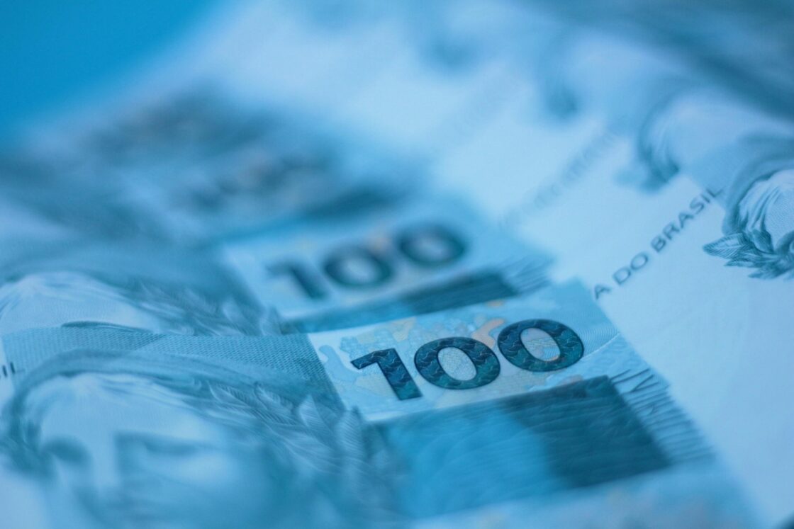 Cheat Code Financeiro: 5 'Truques' Para Ganhar R$ 100k em 1 Ano